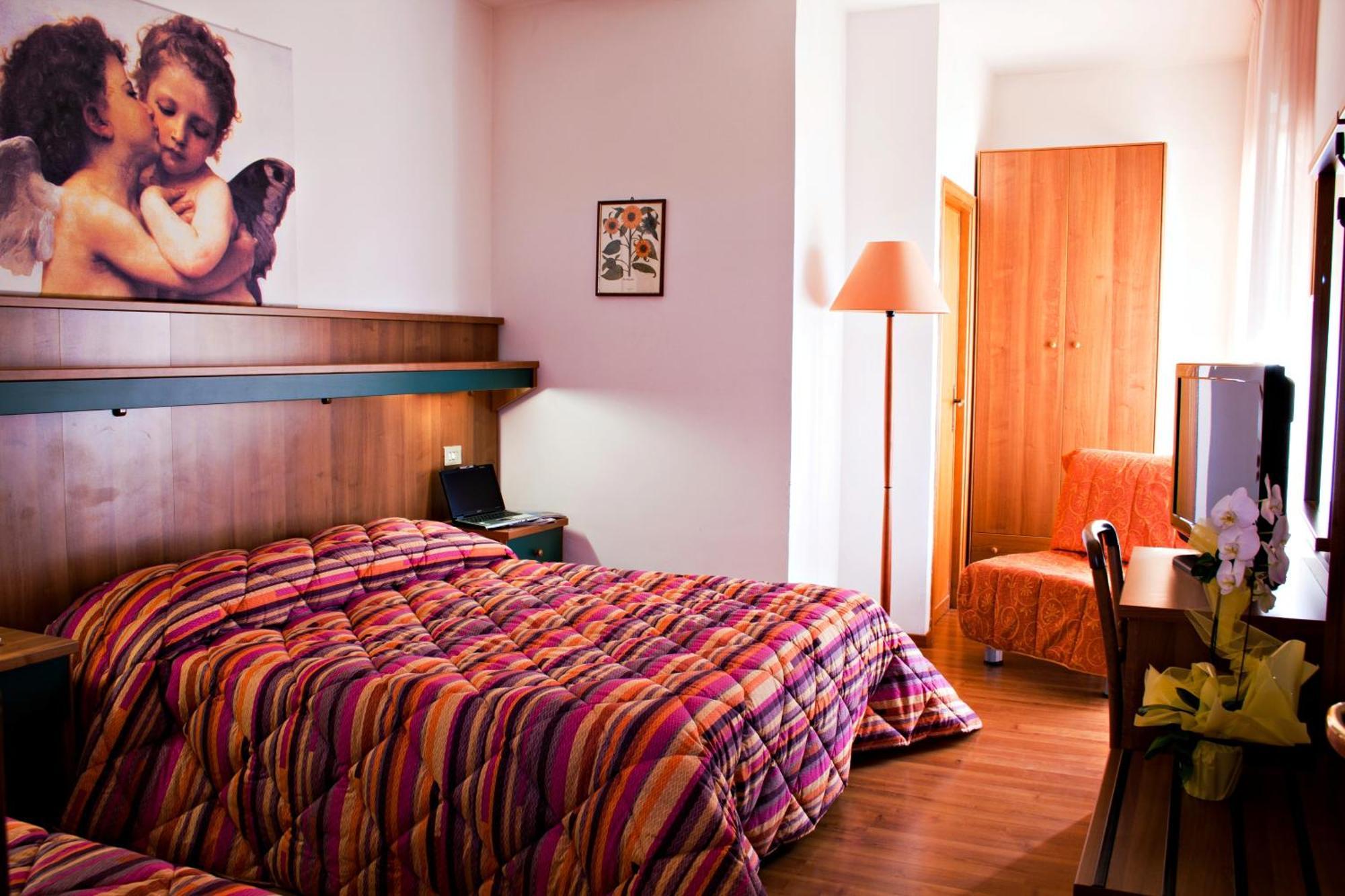 Hotel Los Angeles Assisi Oda fotoğraf