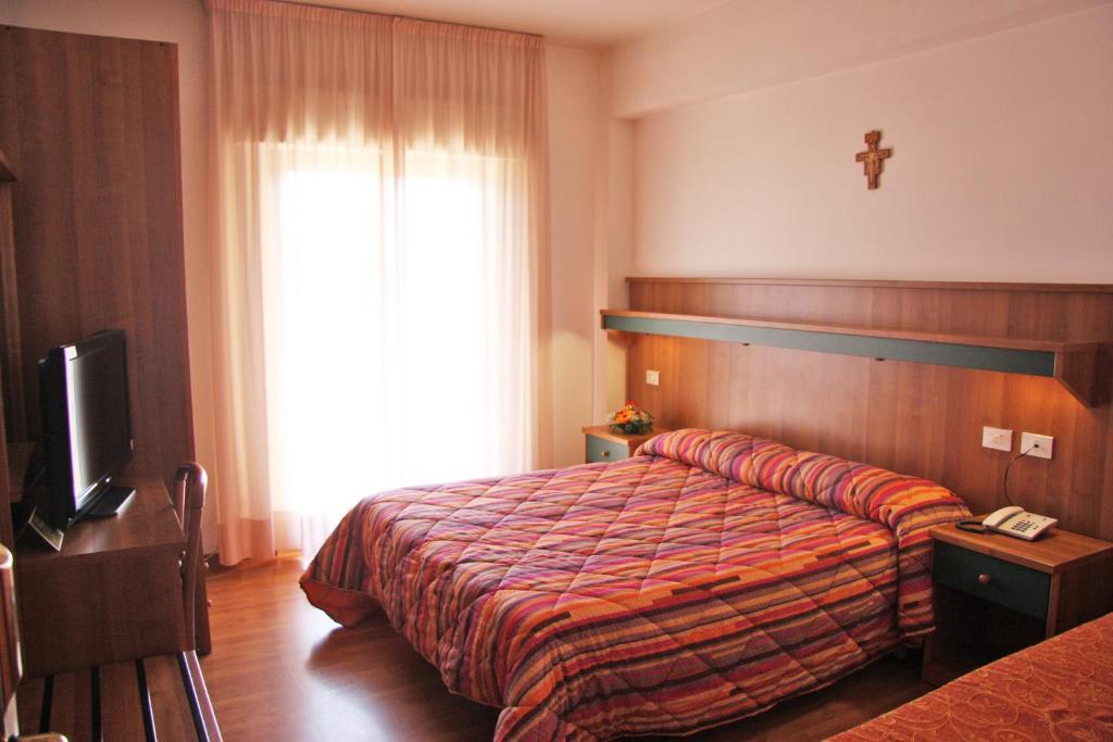 Hotel Los Angeles Assisi Oda fotoğraf